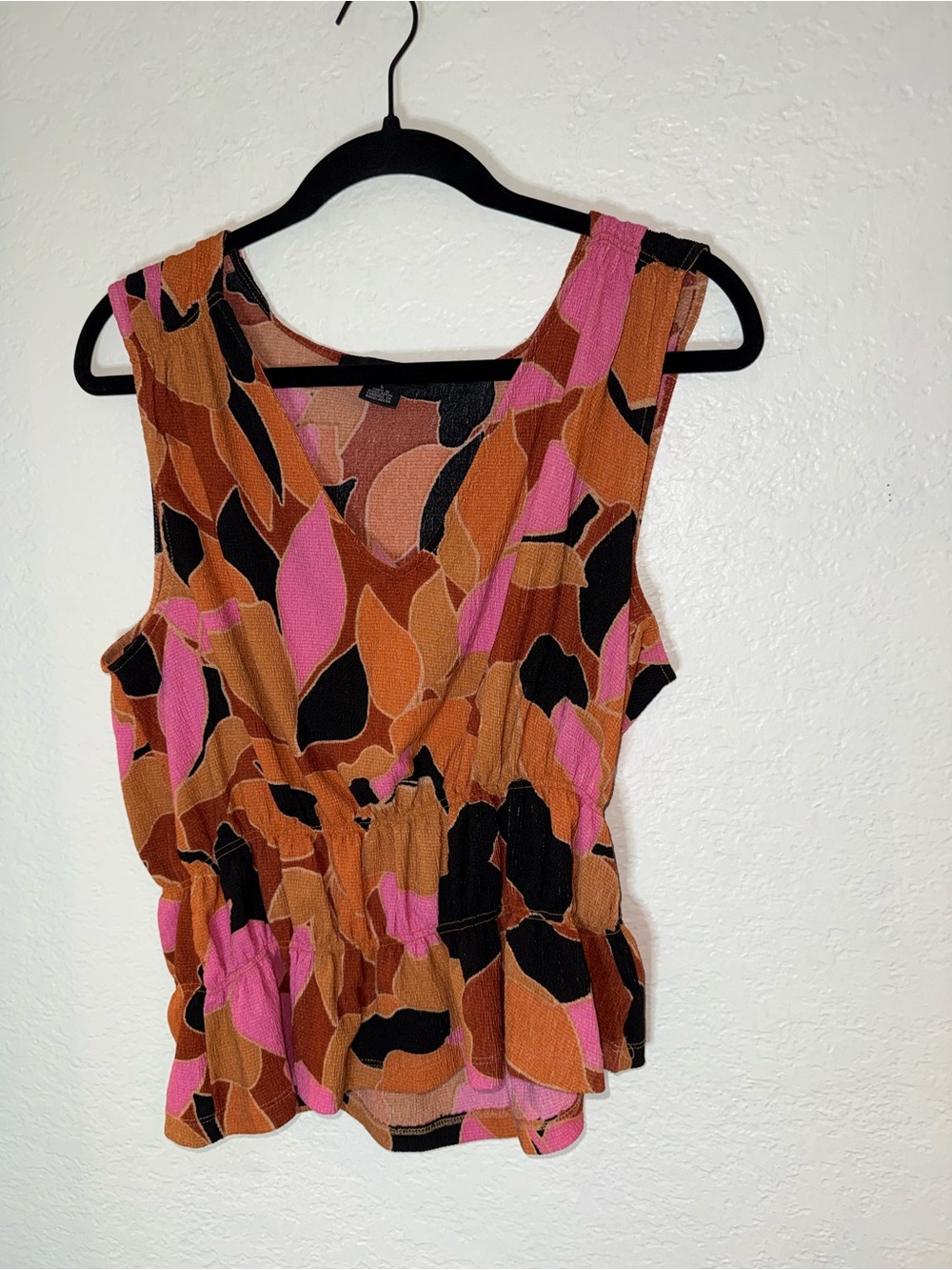 Sanctuary Sleeveless Leaf-Print Peplum Top in Pink, Brown & Black